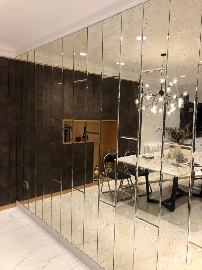 Mirror wall cladding meeting room